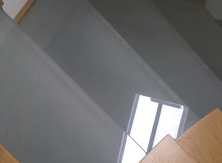 Switchable-Glass-Stairs-Off.png