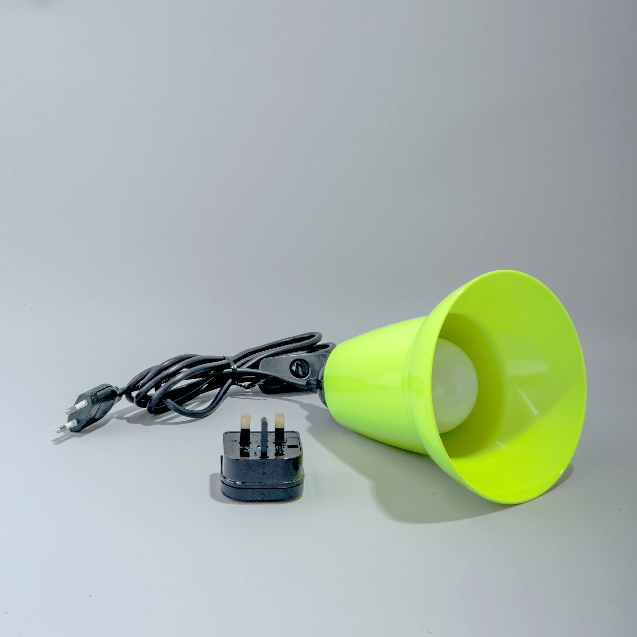 casper_roly_lamp_neon_yellow_cable_on1DX_0145.jpg