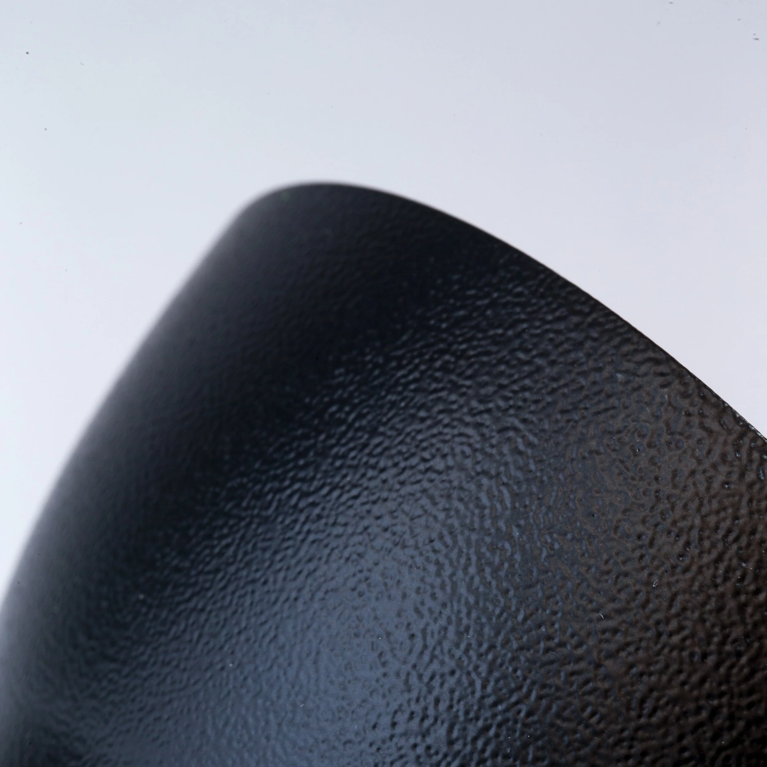 ROSY_roly_matt_black_detail_Table_lamp1DX_0235.jpg