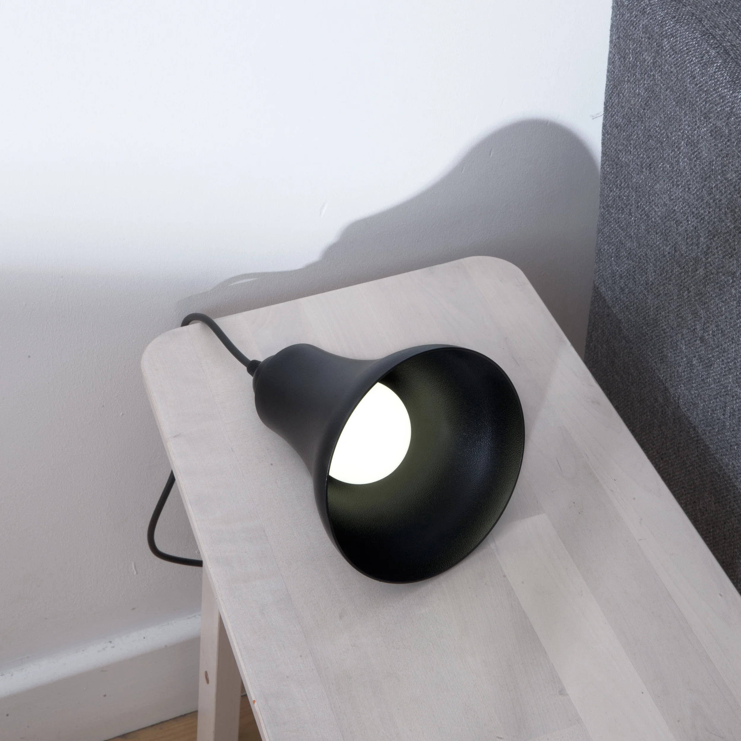 rosy_roly_matt_black_sofa_Table_lamp1DX_9814.jpg