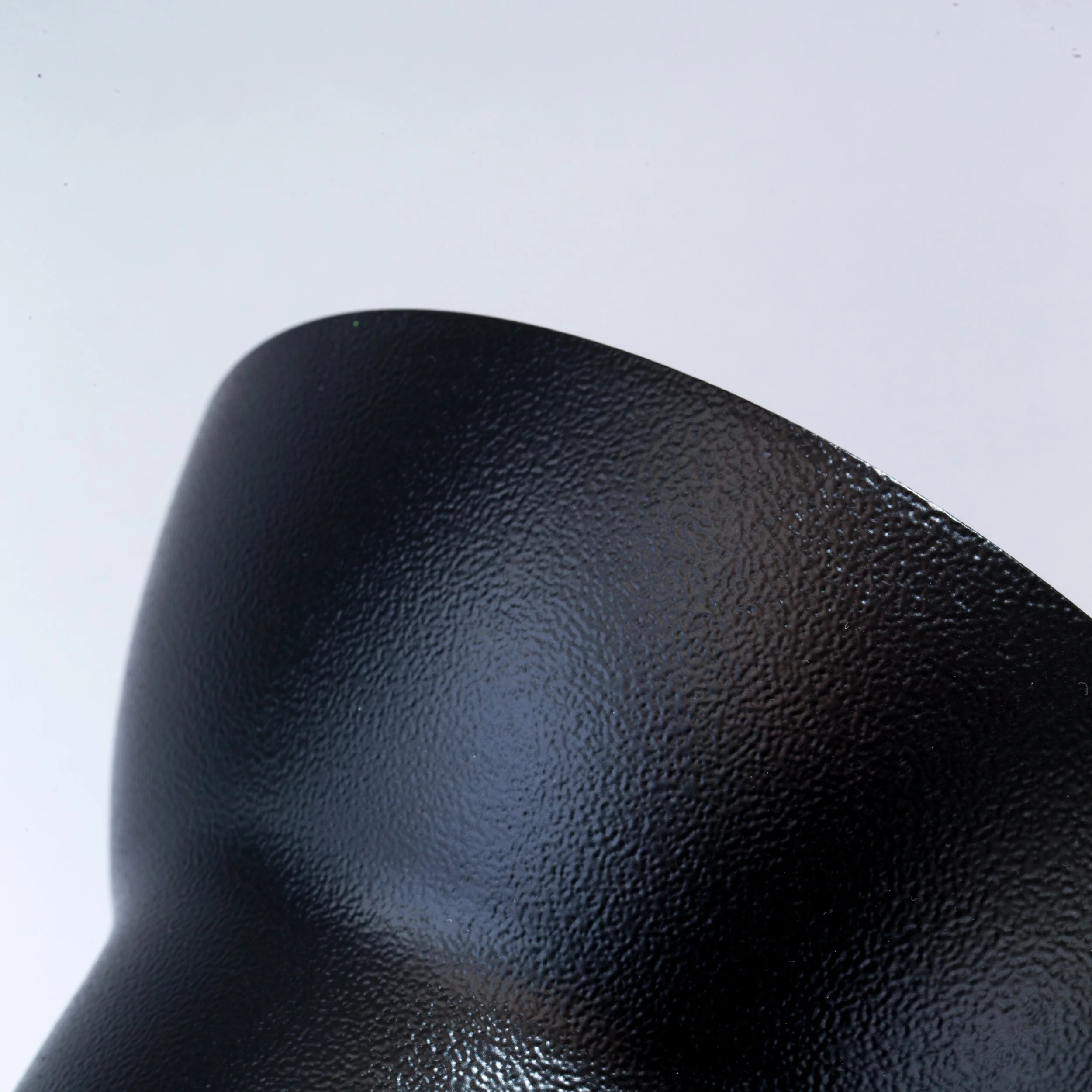 casper_roly_matt_black_detail_Table_lamp1DX_0238.jpg