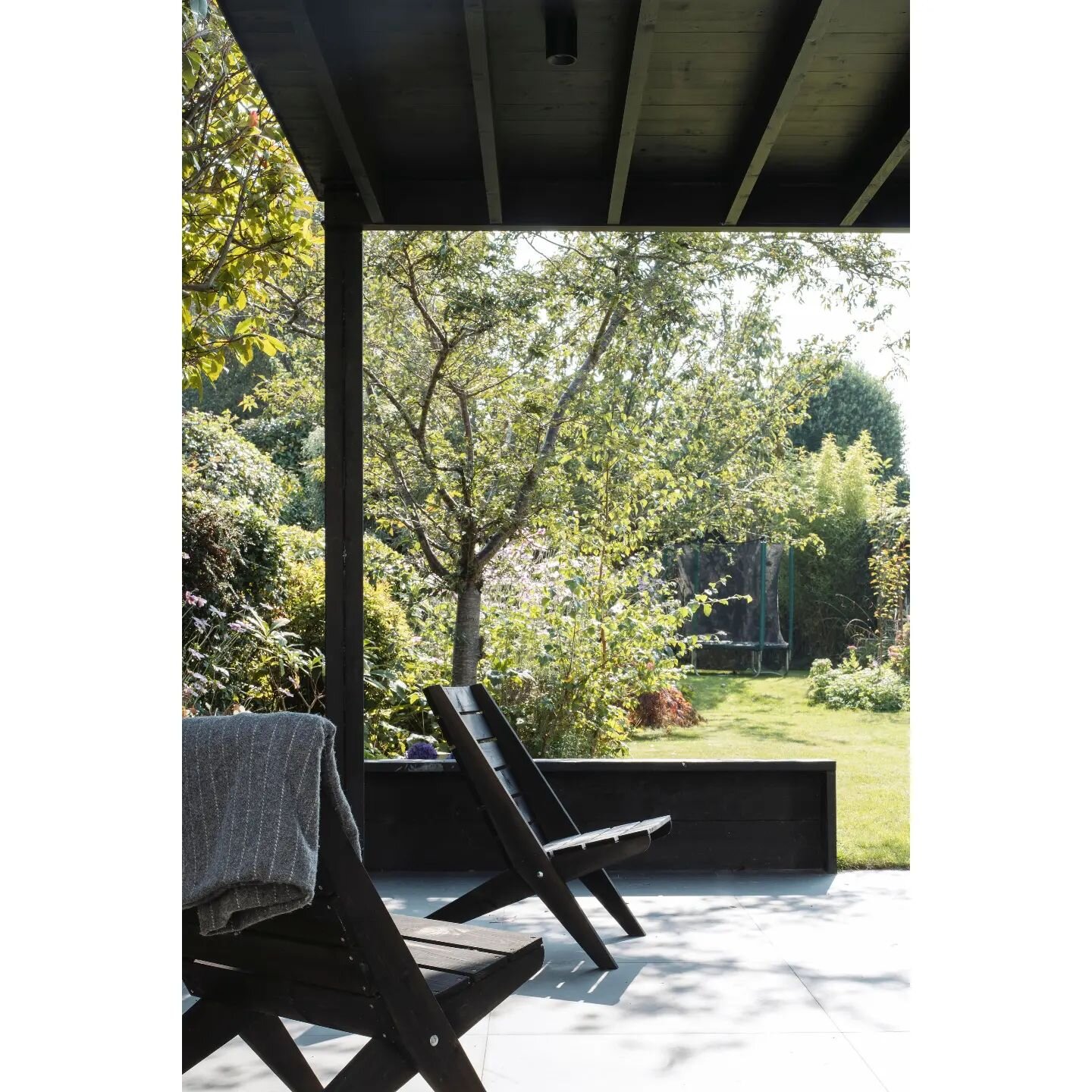 Culligan Architects created an extension to the rear&nbsp;of a 1930s house in Dalkey Co. Dublin,&nbsp;with a covered outdoor space, creating an outdoor room for use by the family. The extension is a place of calm, this was achieved through clean line