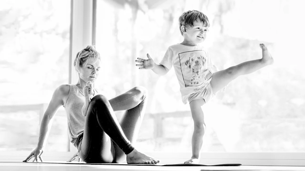 25h Pre-Natal Yoga Training