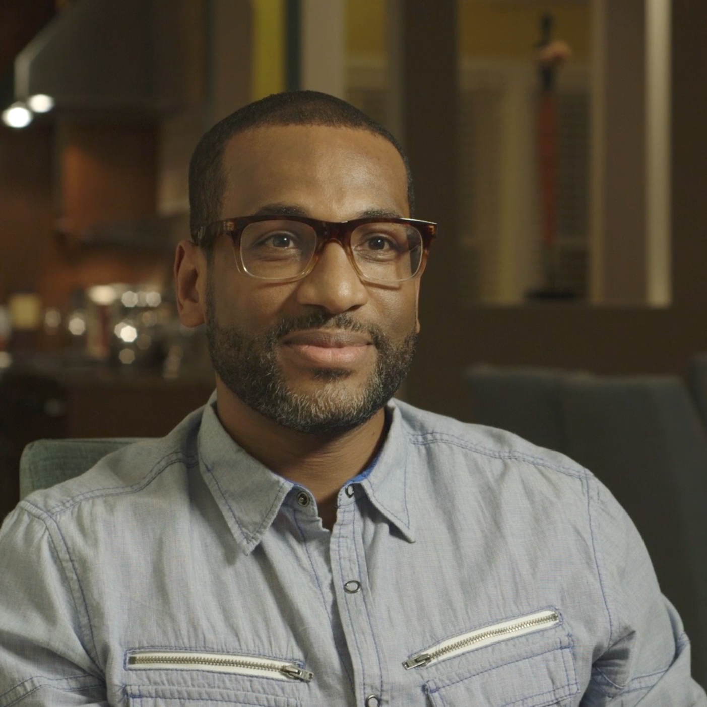 Shean (1970) Durham, NC Shean is the youngest of the men interviewed for this film and was also interviewed for the original book. Although his story is not performed in the play, he came into the project after he agreed to host a dinner party for some of the other men in Making Sweet Tea who live in Atlanta. Shean is an architect and home stylist who lives in Atlanta.