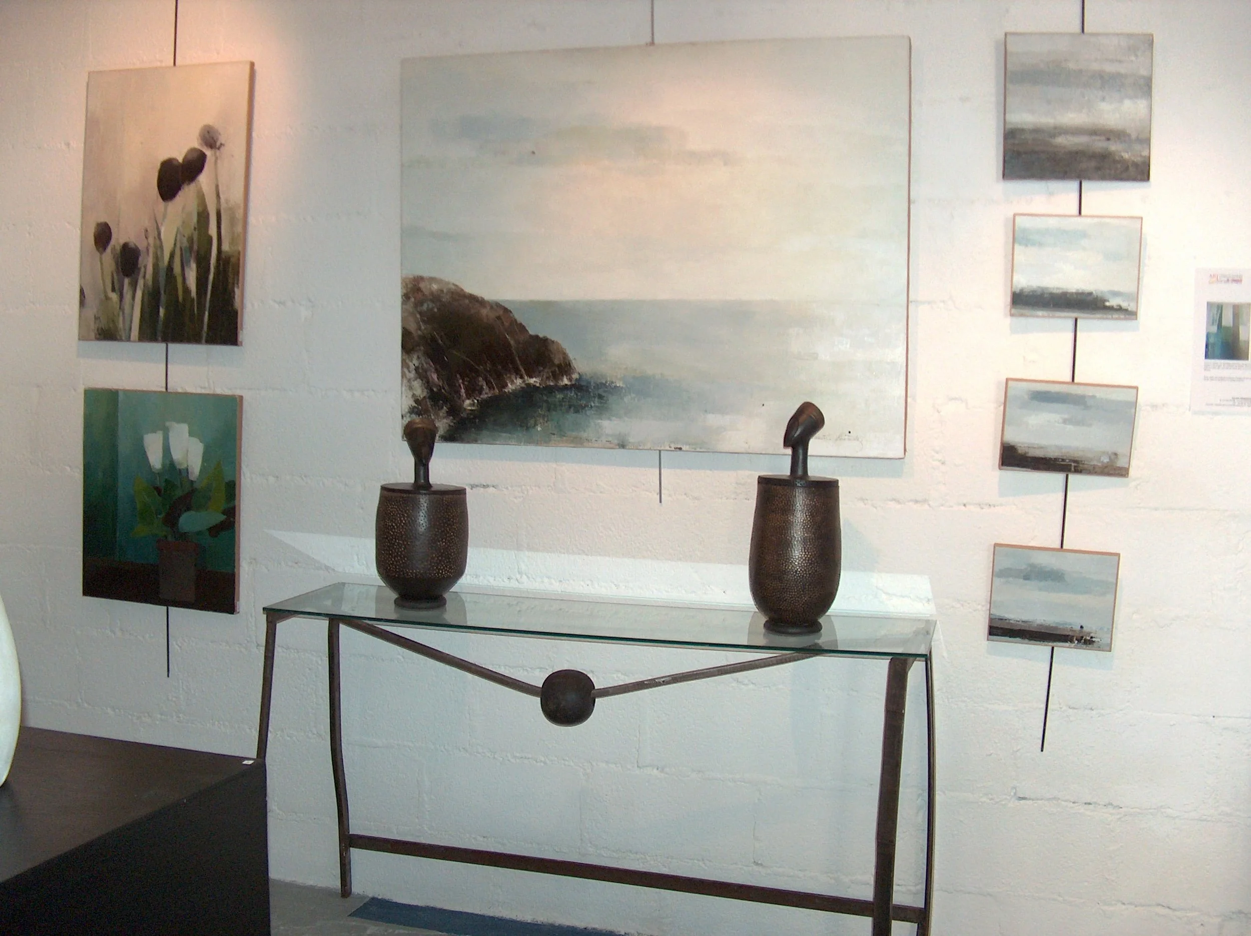 Gilles LONGUET (console), Murielle GRÜN (céramiques), Danièle FERNANDEZ (peintures)