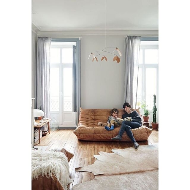 We are big fans of the versatile design classic Togo by Michel Ducaroy #sofa #couch #couchpotato #sofadesign #design #designinspiration #loungedecor #michelducaroy