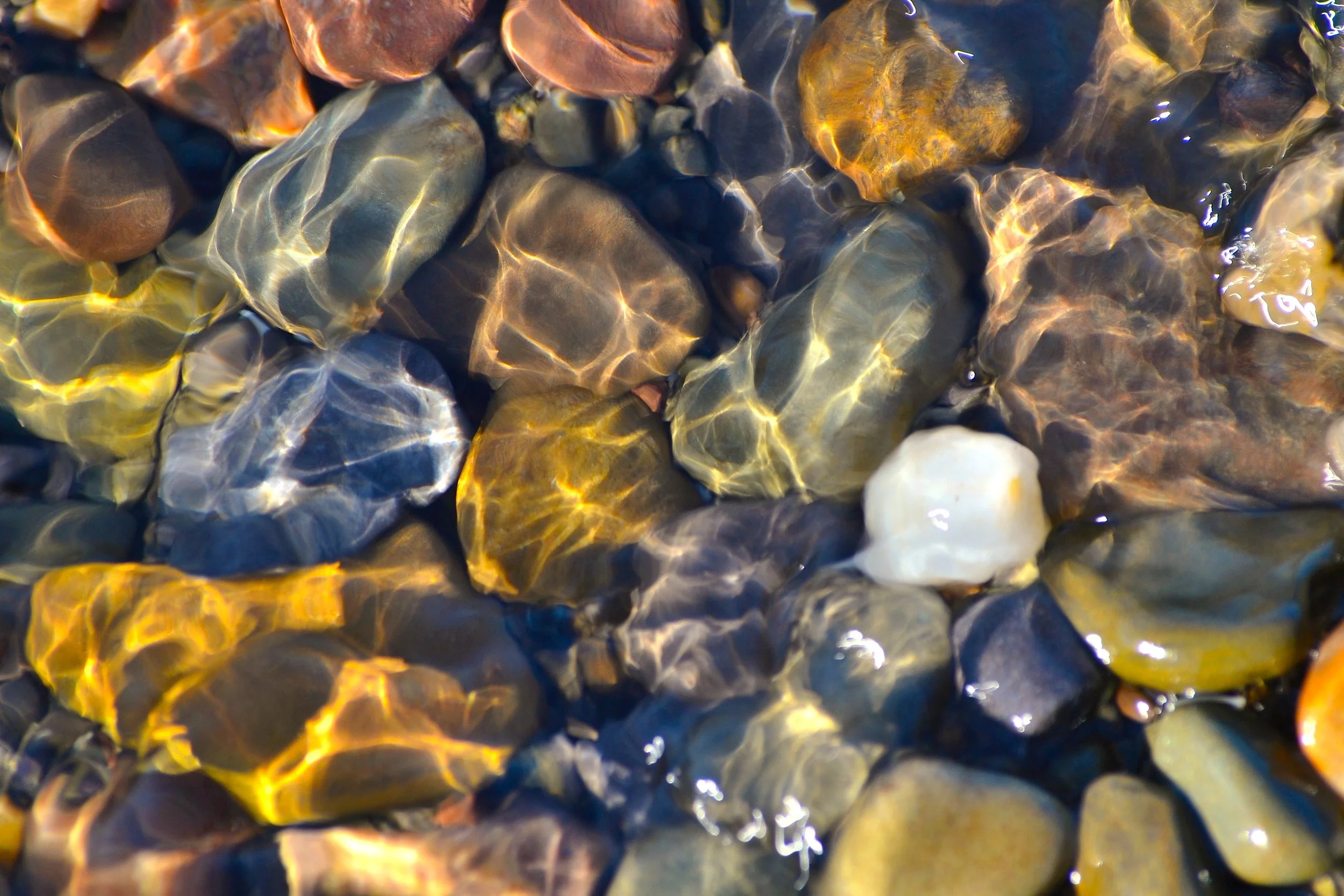 04lakebedstones.JPG