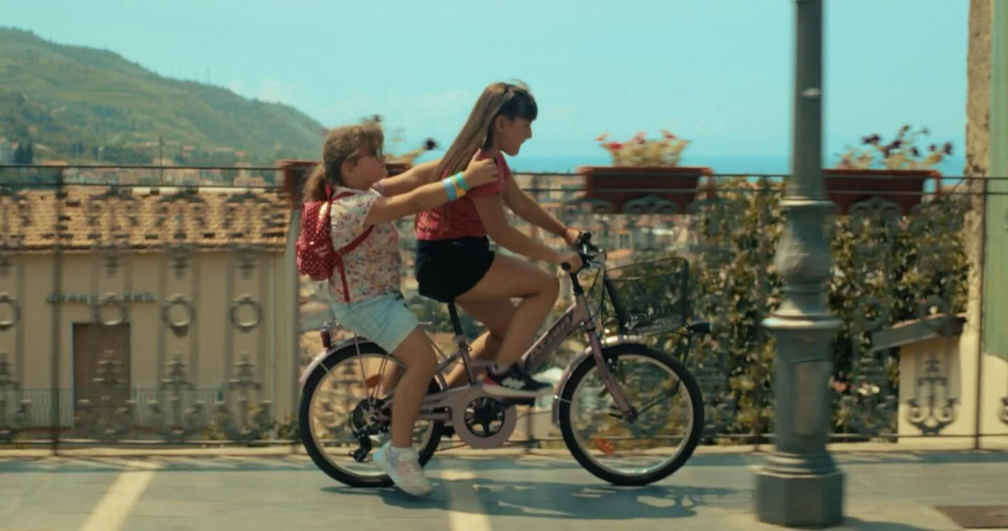 La Mia Amica Linda - Cortometraggio girato in Calabria, Italia

Direttore: Federica Dordei
Direttore della fotografia: H&eacute;ctor Cuevas
Sonido: Paolo Ghisu
Asistente alla regia: Andre Maldavi
Lancio:
Serena Cima
Emma Tonanez
Clodagh O&rsquo;Farre