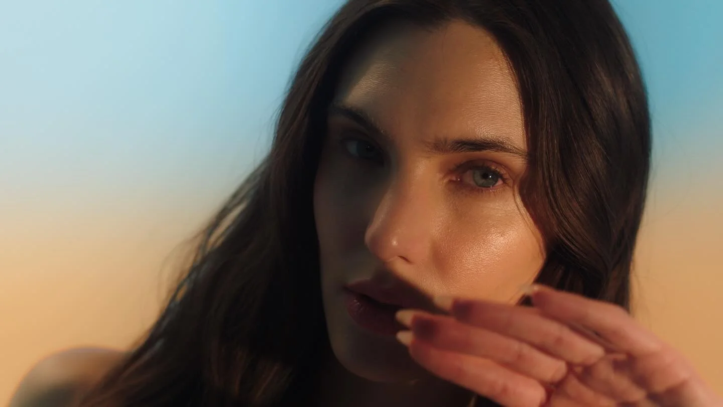Macarena Achaga @macabeso para la campa&ntilde;a de @larocheposay.

Client: La Roche Posay @larocheposay
Director: Raul Velazquez (@guerovelazquez)
Director of Photography: H&eacute;ctor Cuevas @hectorcuevas_dp
Photography: Jessica Posada (@jessicapo