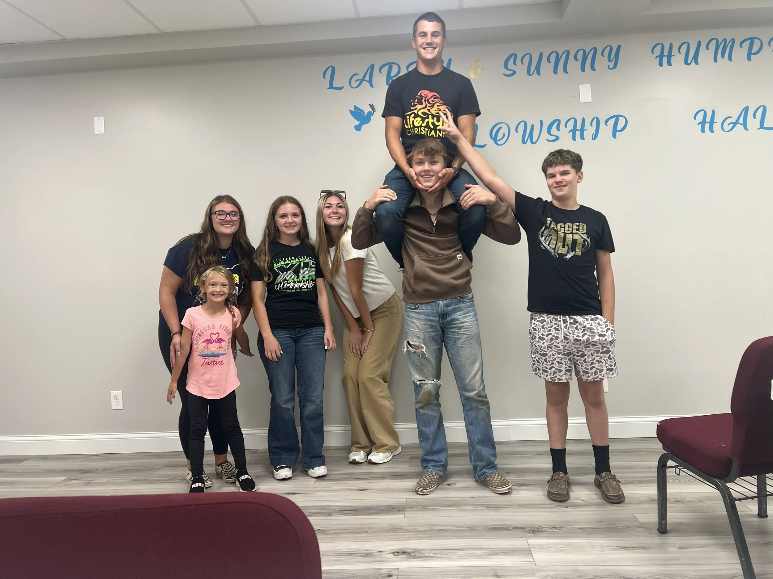 Royal on Lincolns shoulders.jpg