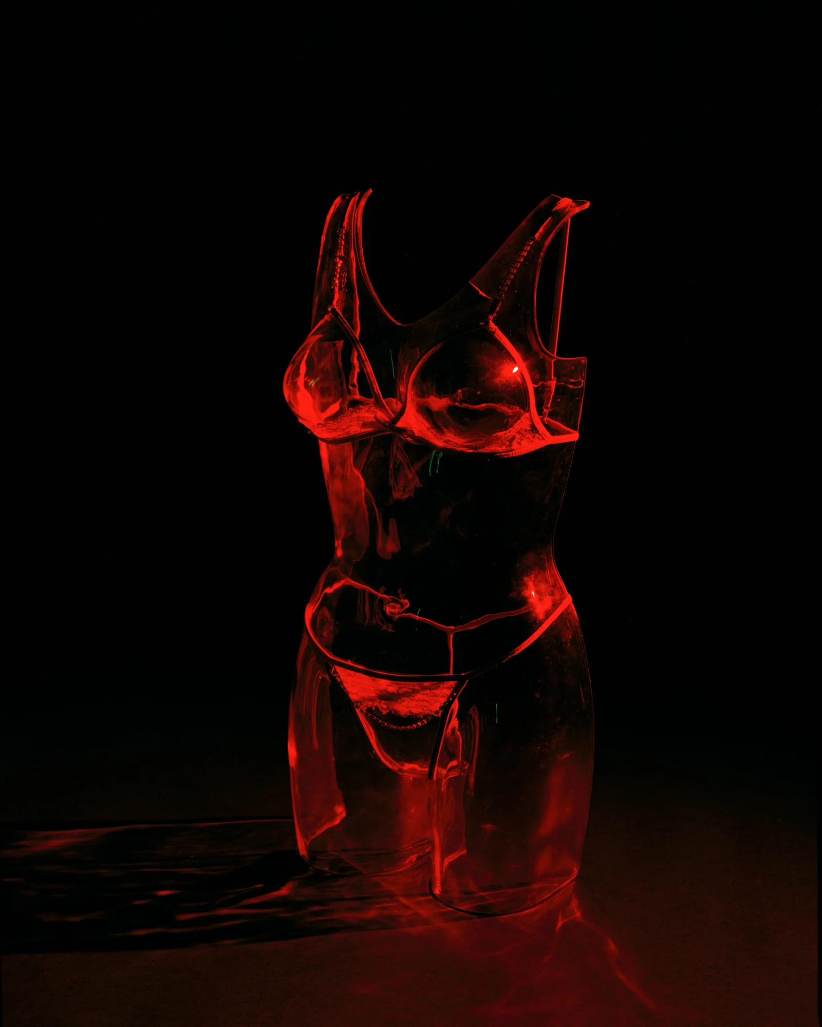 7 sophie_gladstone_red_crotchless.jpg