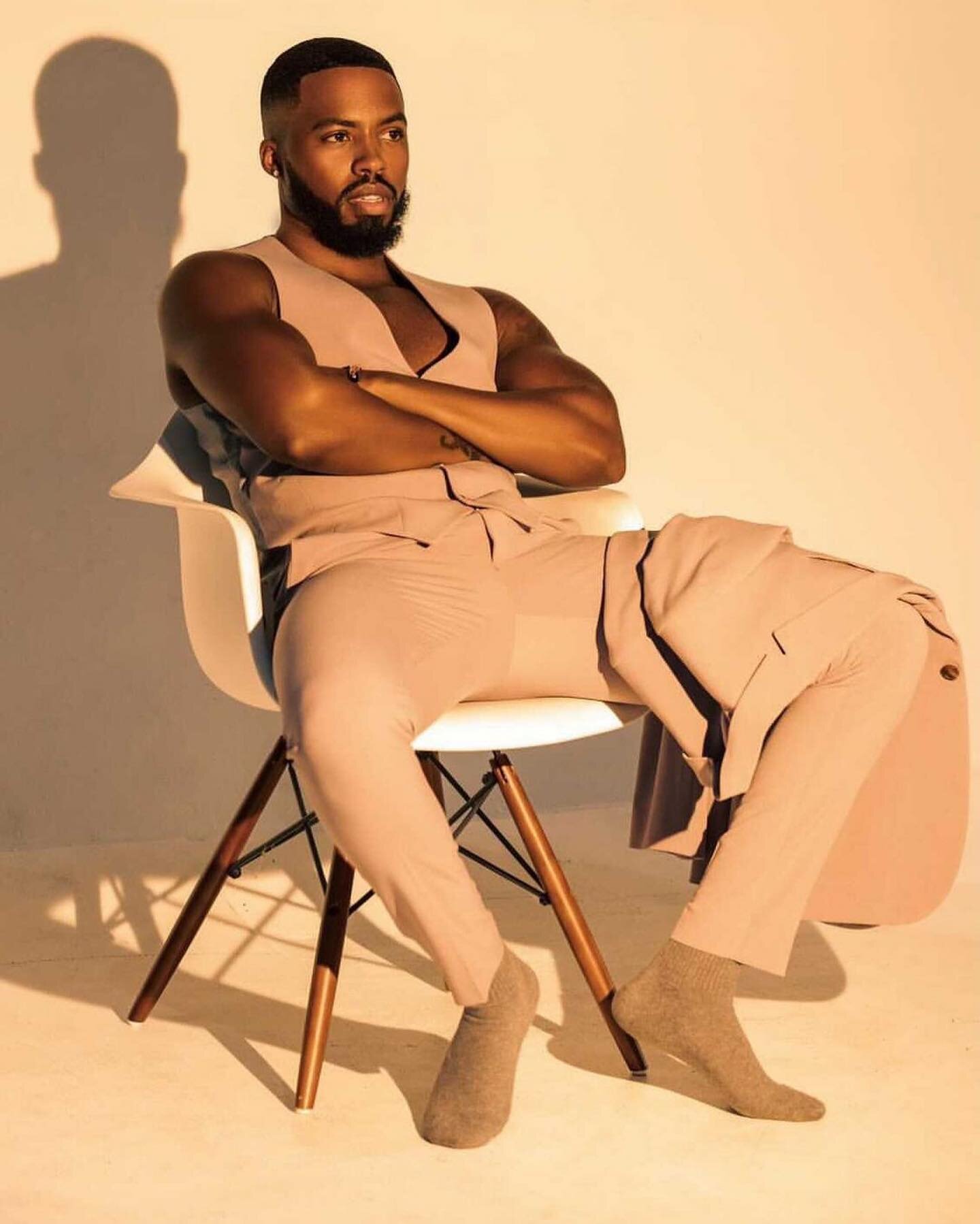 #creativesatsociety
Stylist Ibbs K @ibbs_k
&bull;
Check out Ibbs K at www.societyrow.us and our variety of styling services we provide for events, projects, campaigns, and occasions.
&bull;
for artists @lawrencehrobinson in @asos_man
via @factorypr &