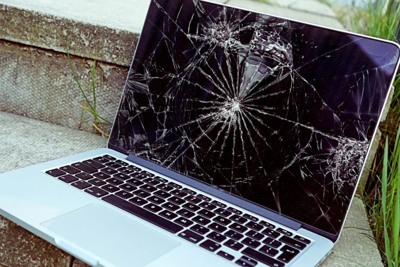 apple-macbook-screen-repair.jpg