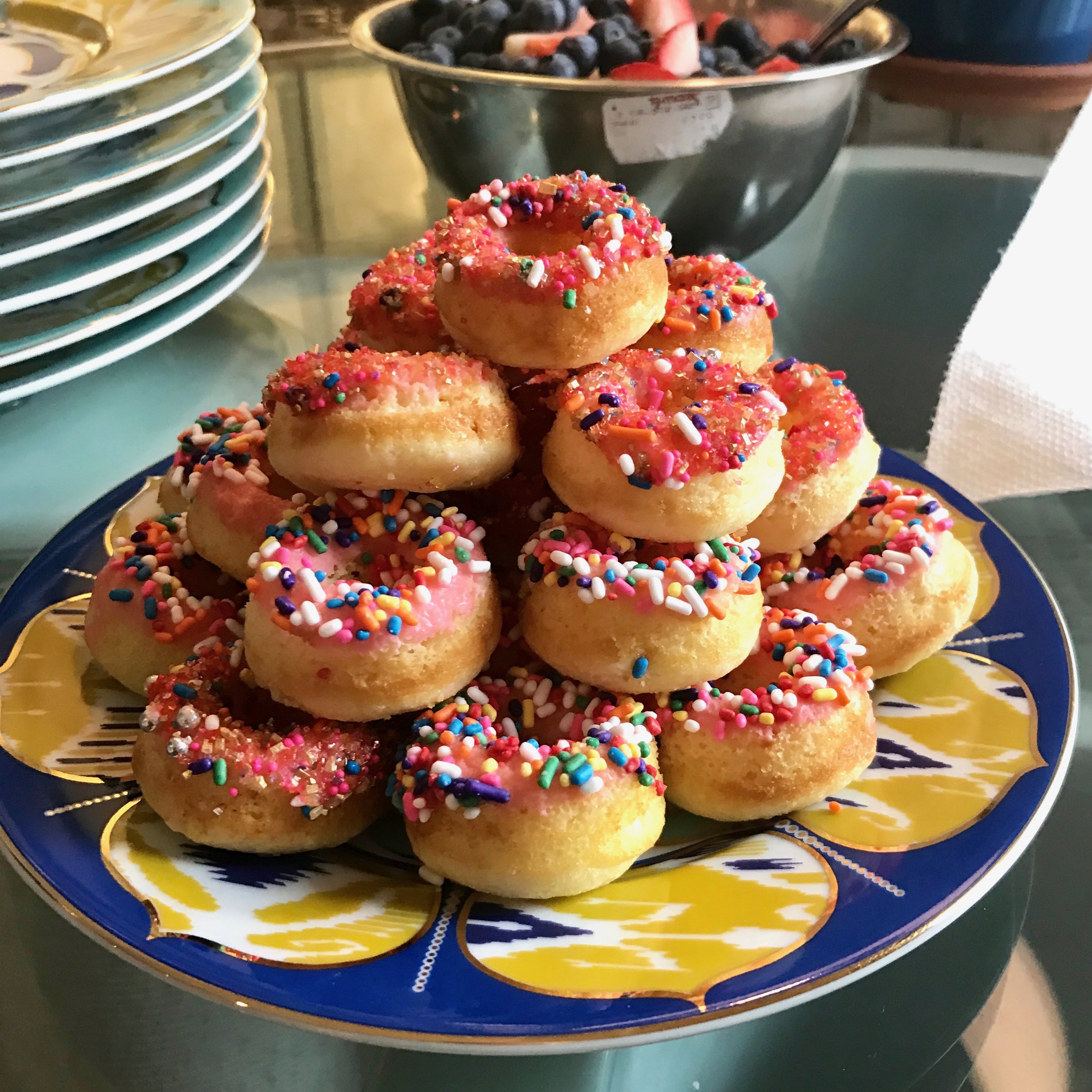 Mini Sprinkle Donuts | @beesandbubbles