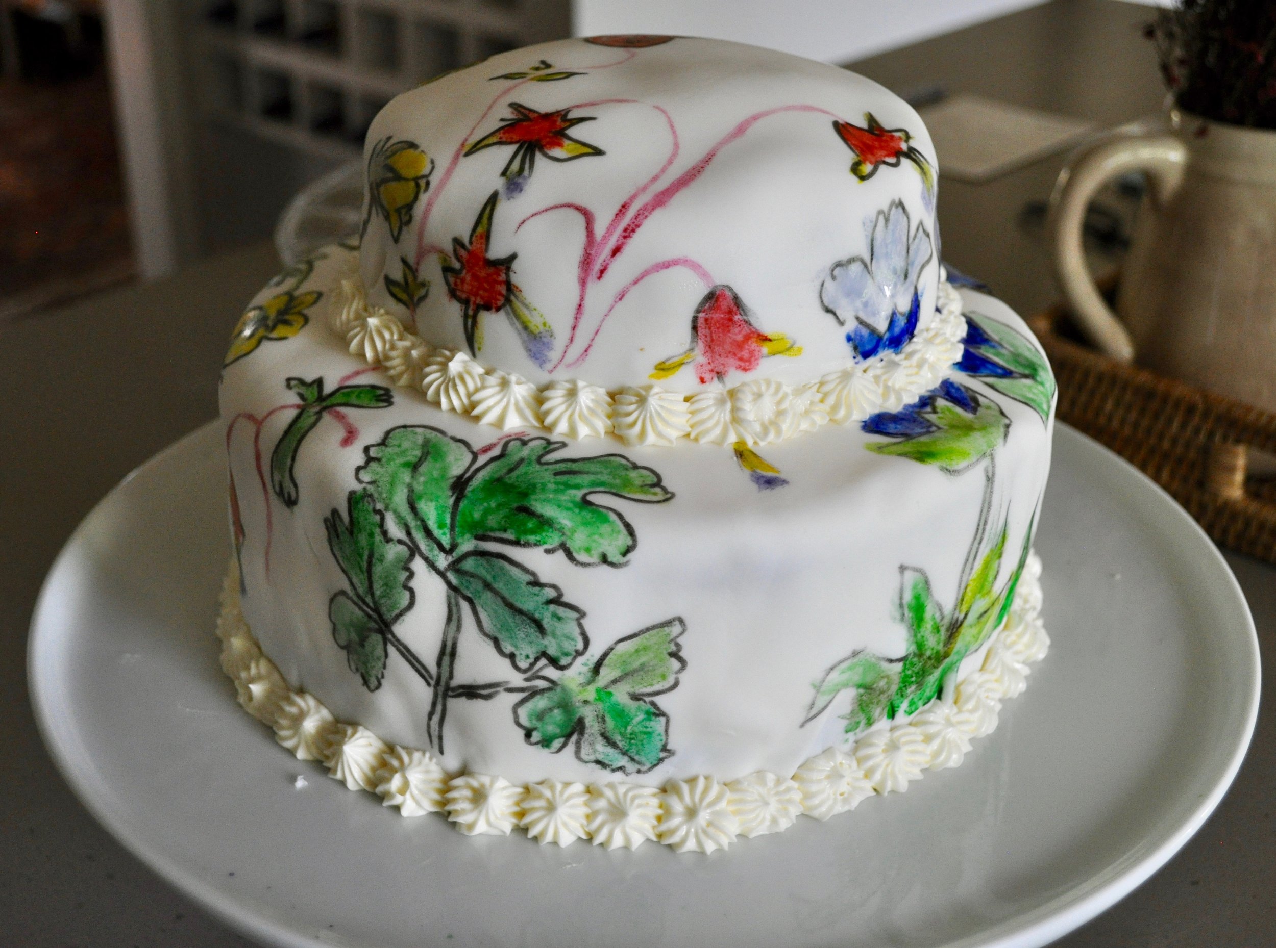 Hand-Painted Cake | @beesandbubbles