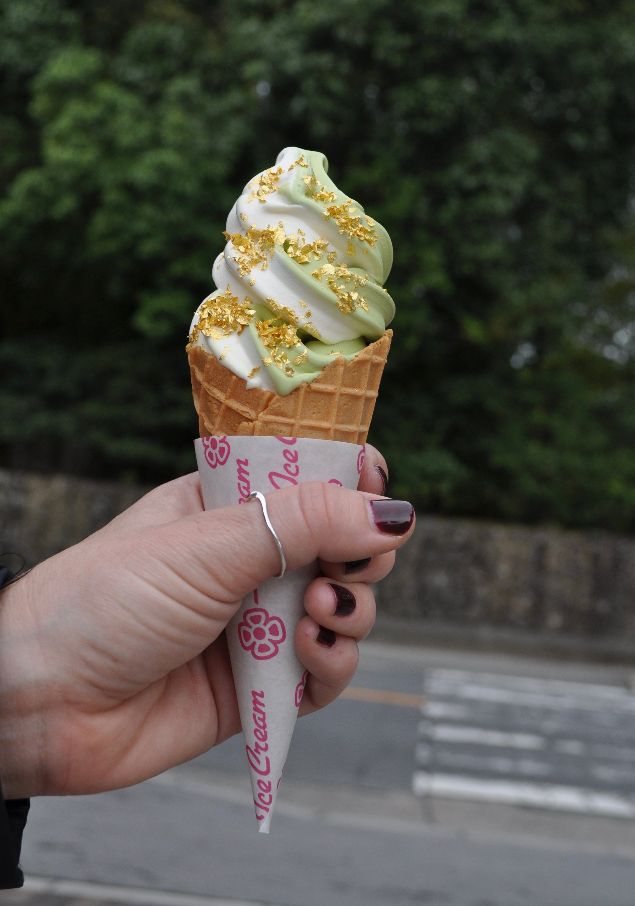 Green tea and vanilla swirl cone