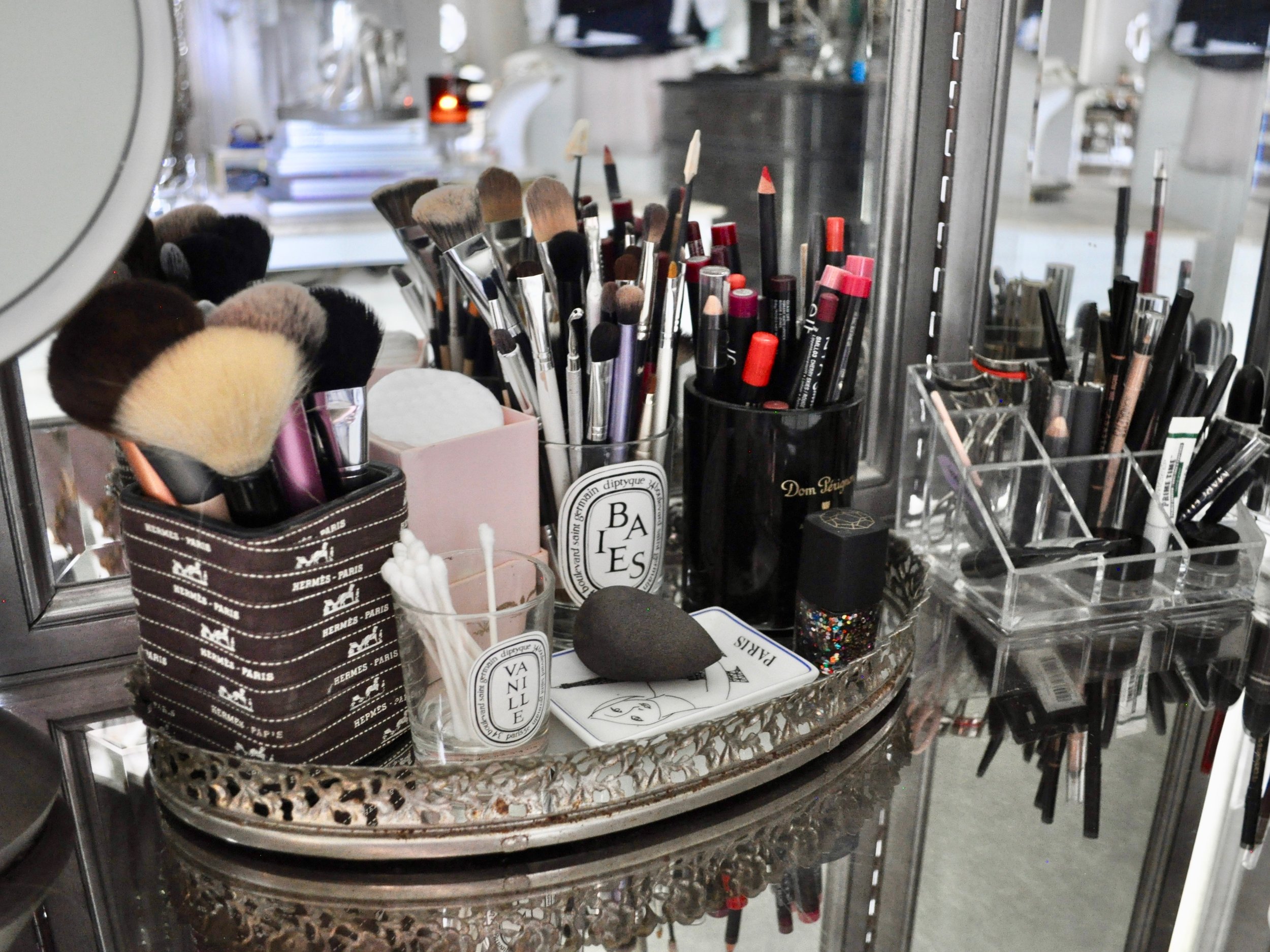 How I Organize My Makeup | @beesandbubbles