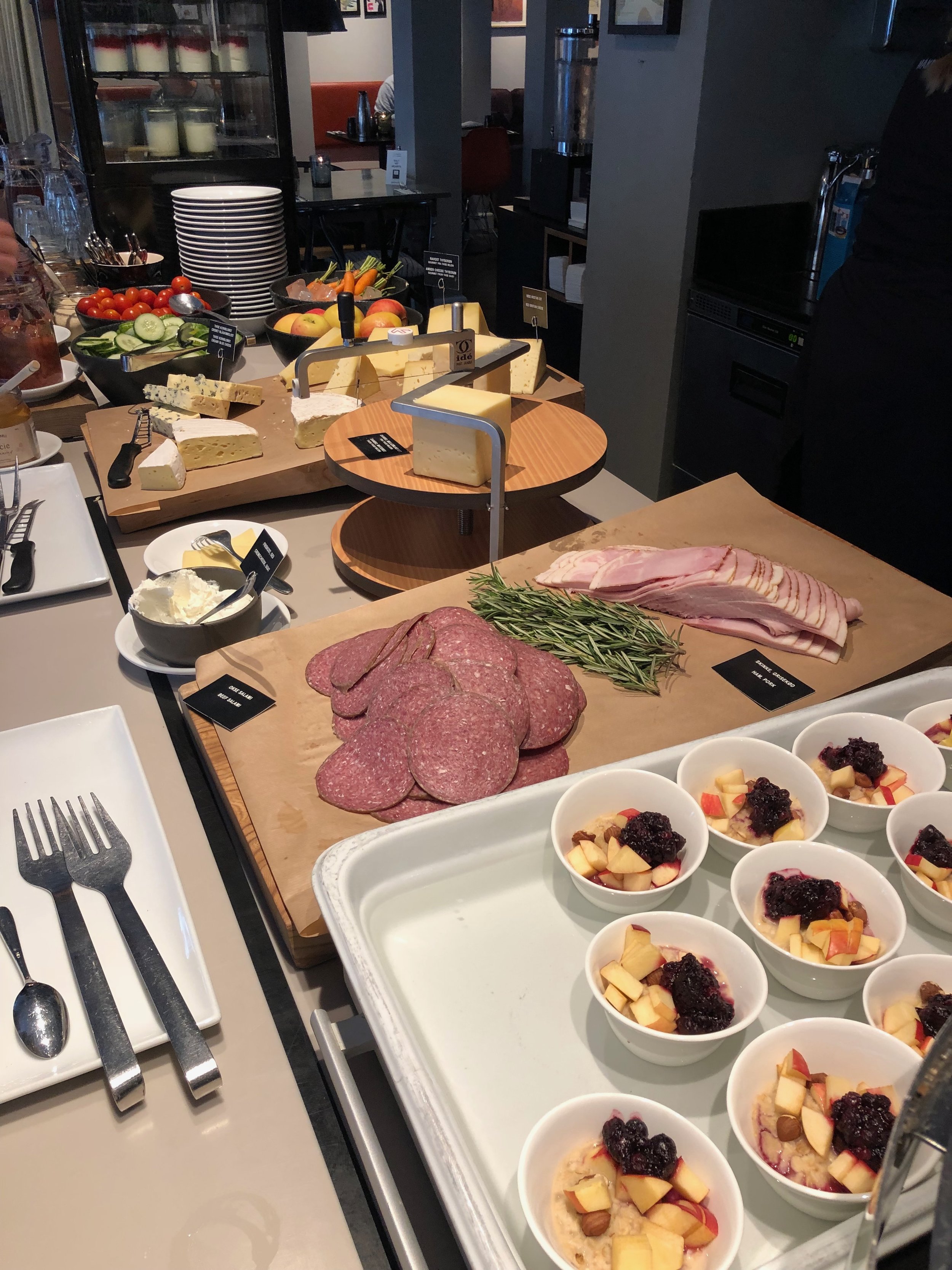 Grød with fruit, meats, cheeses, veggies