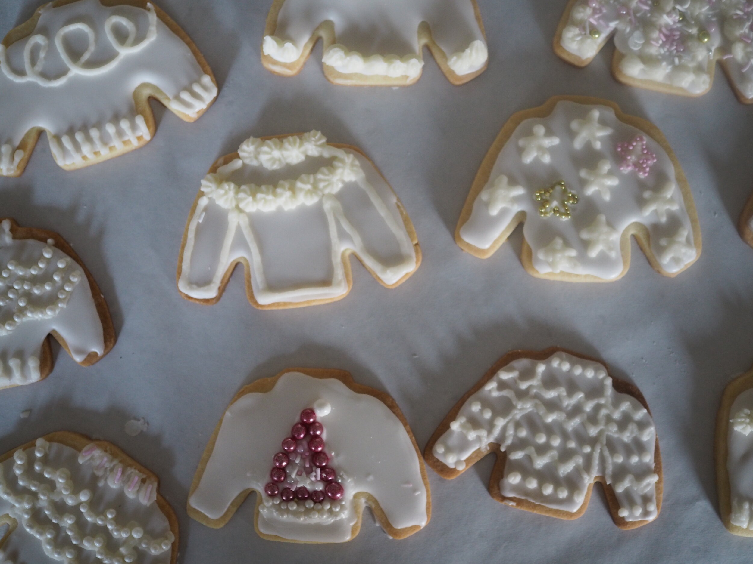 Pretty Christmas Sweater Sugar Cookies