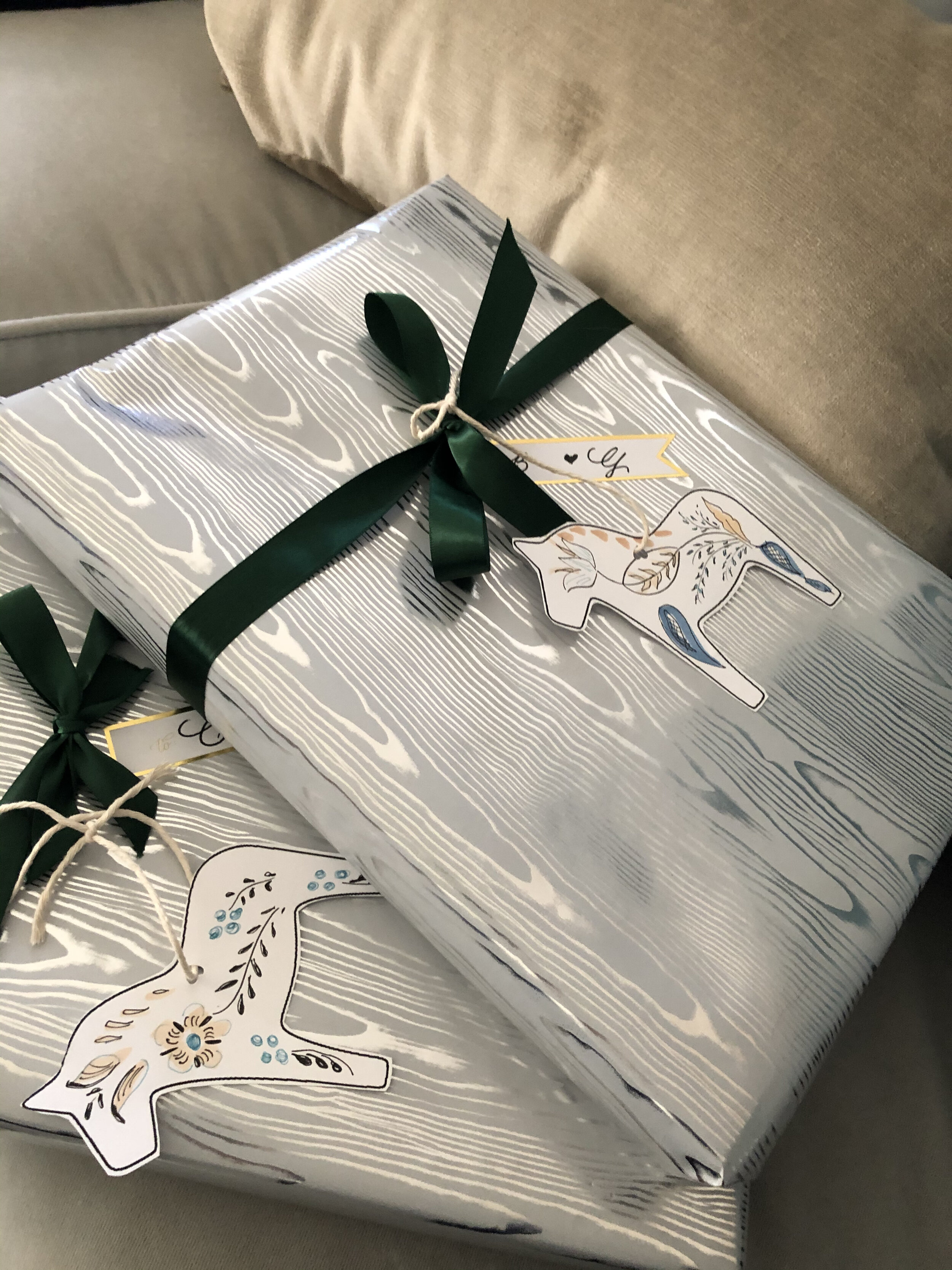 Dala Horse Gift Tags | @beesandbubbles
