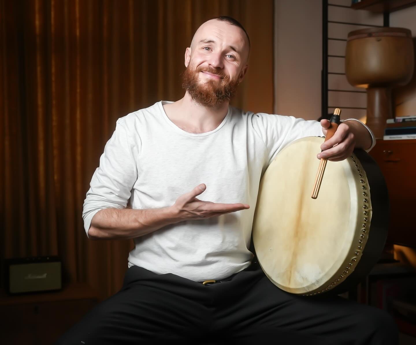 🍂 BLACK FRIDAY IS HERE! 🍂 And a few of you have already been asking&hellip; &ldquo;Ruair&iacute;, are you doing a sale this year?&rdquo; The answer is YES! 🥁💚
For a limited time only, you can get 25% OFF my How to Play Bodhr&aacute;n COMPLETE COU