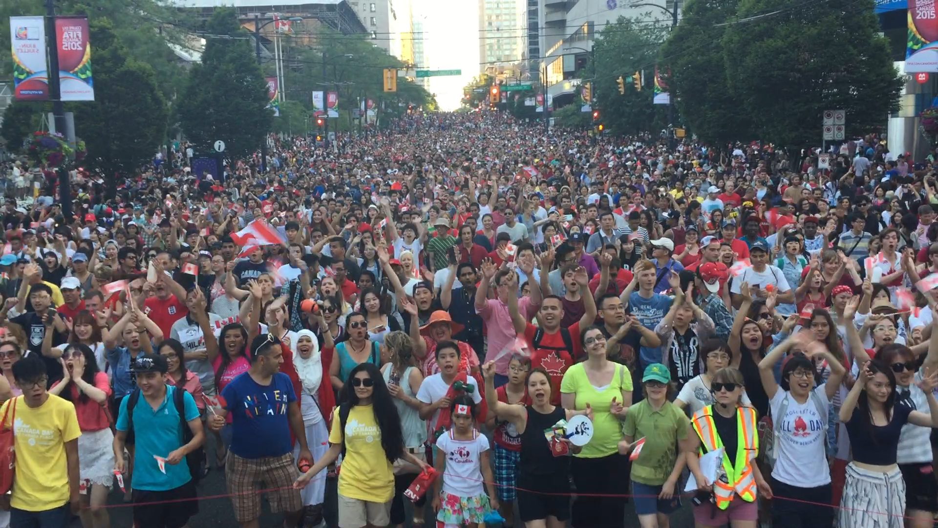 Canada Day 2015 Crowd.jpg