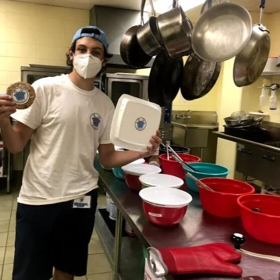 Town Square Welcomes Buckets Wings to the Neighborhood