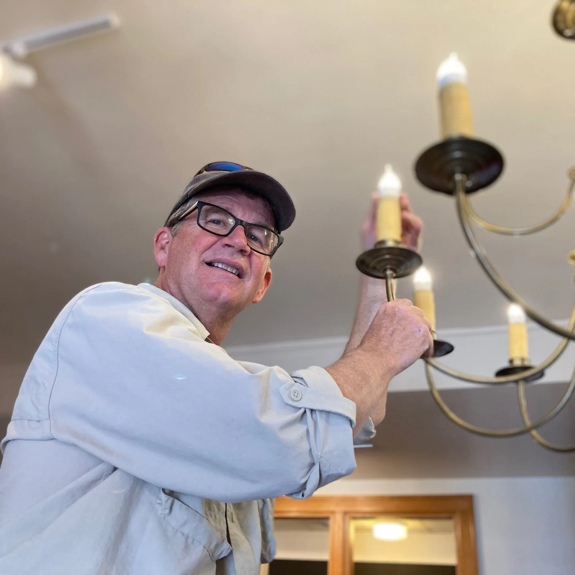 Can U Screw in a Lightbulb?