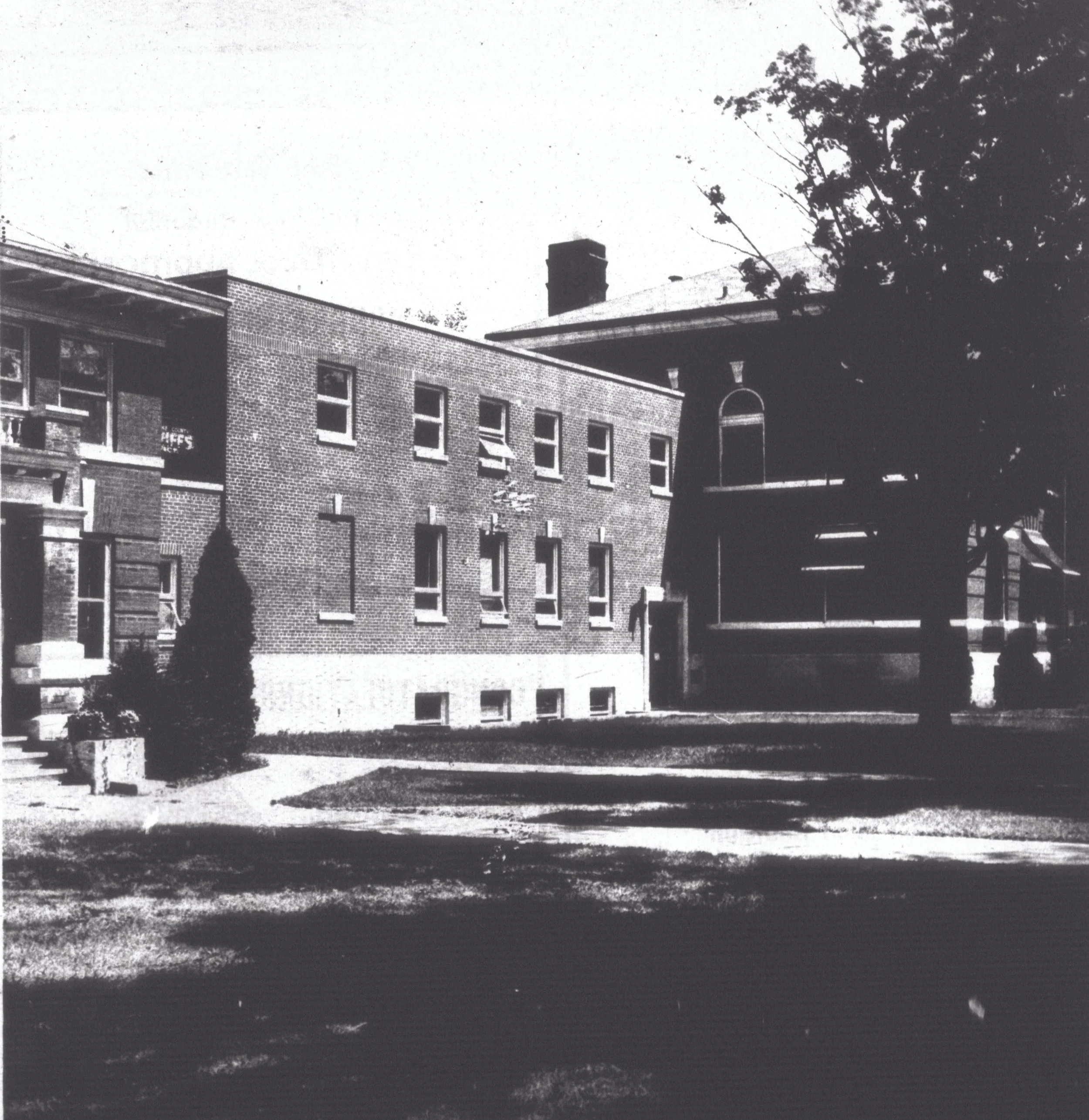 The courthouse expanded as the county’s needs grew. An east porch was added in 1914, two north additions followed in 1941, and a 1965 addition connected the courthouse and jail.