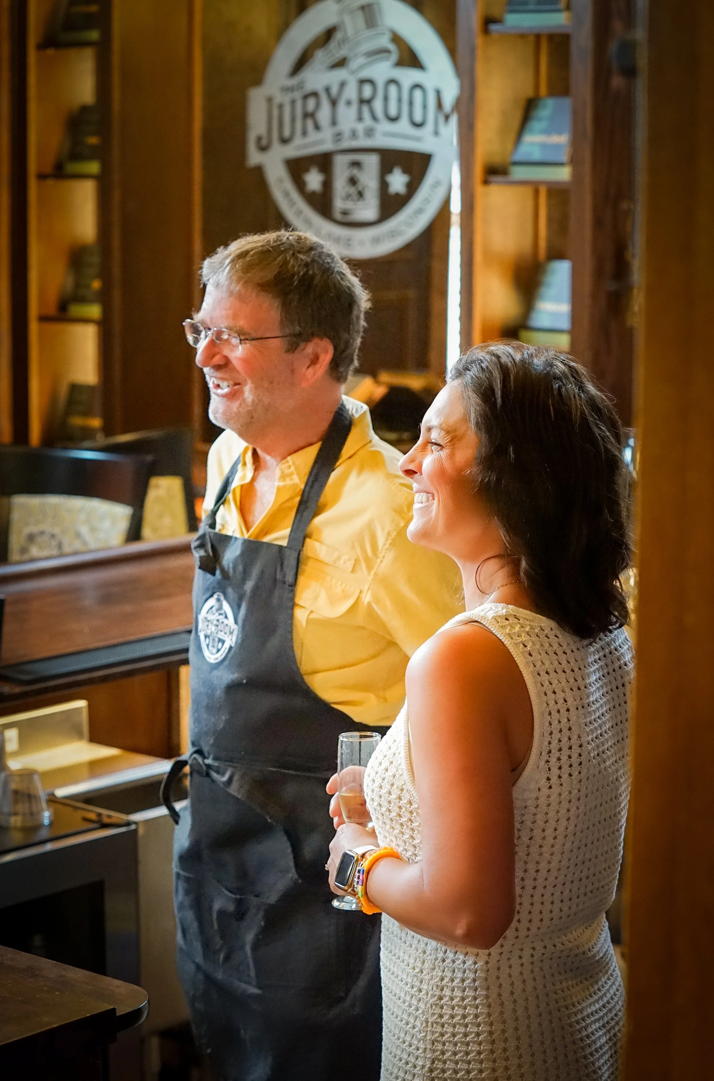 Jury Bar Phil Claire.JPG