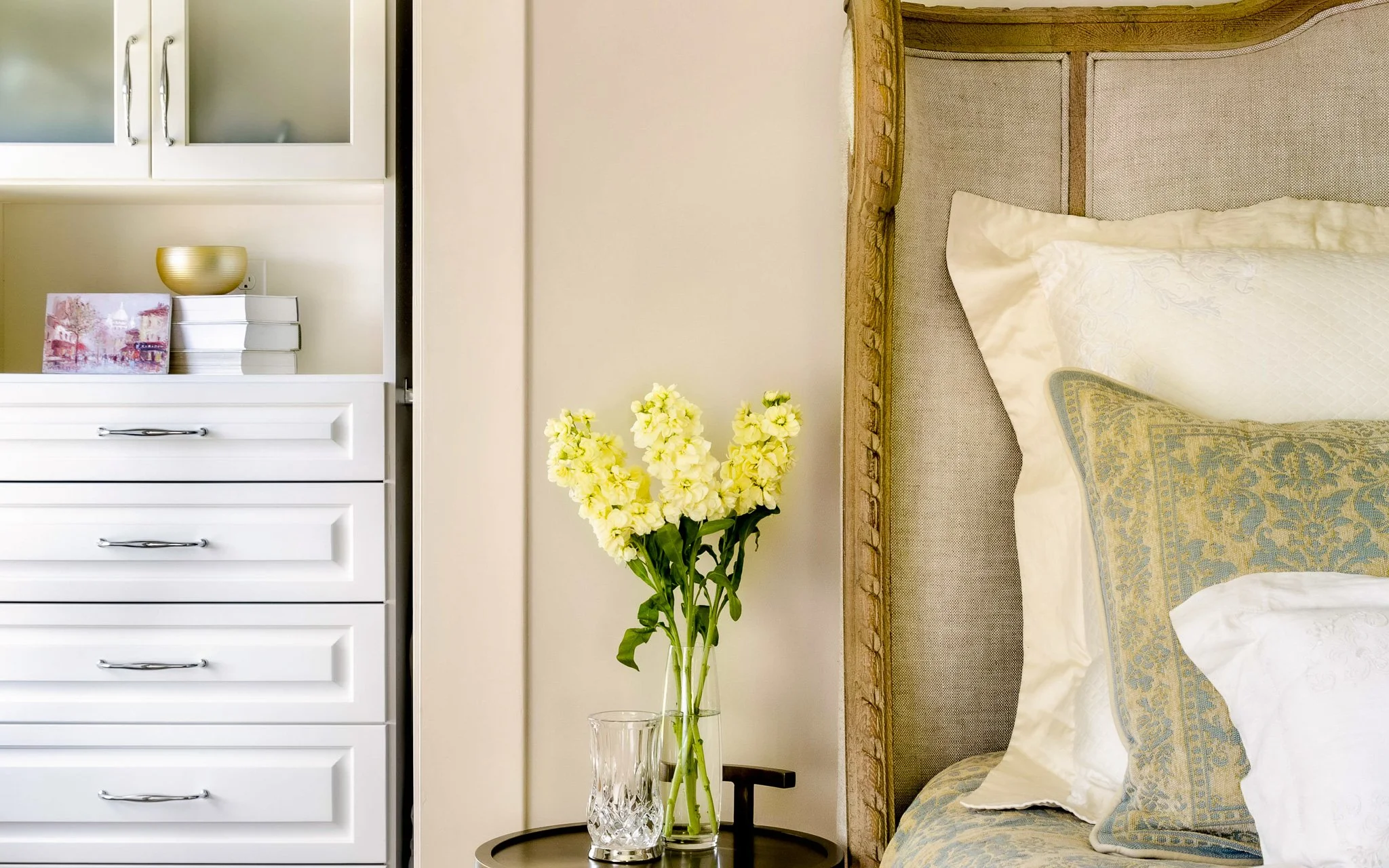 RiverwoodRd_master_bedroom_detail.jpg