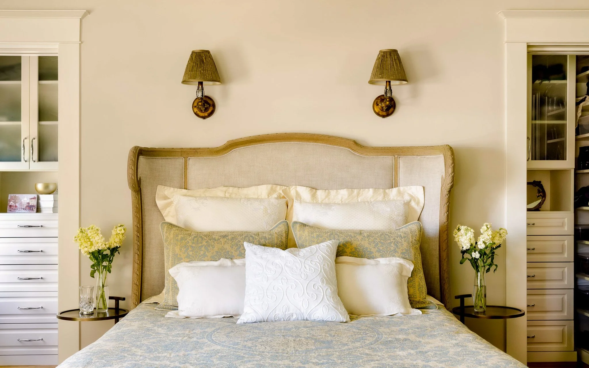 RiverwoodRd_master_bedroom_walkin_closets.jpg