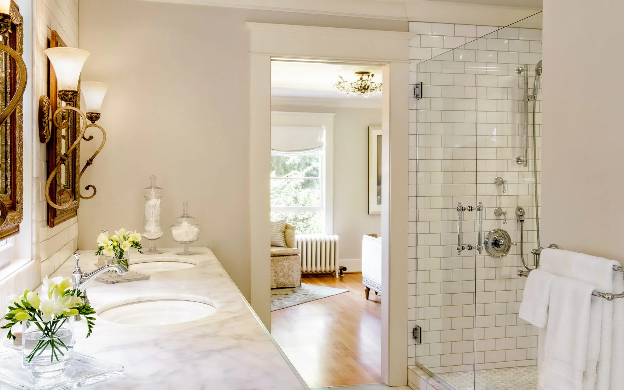 RiverwoodRd_suite_bath_bedroom.jpg