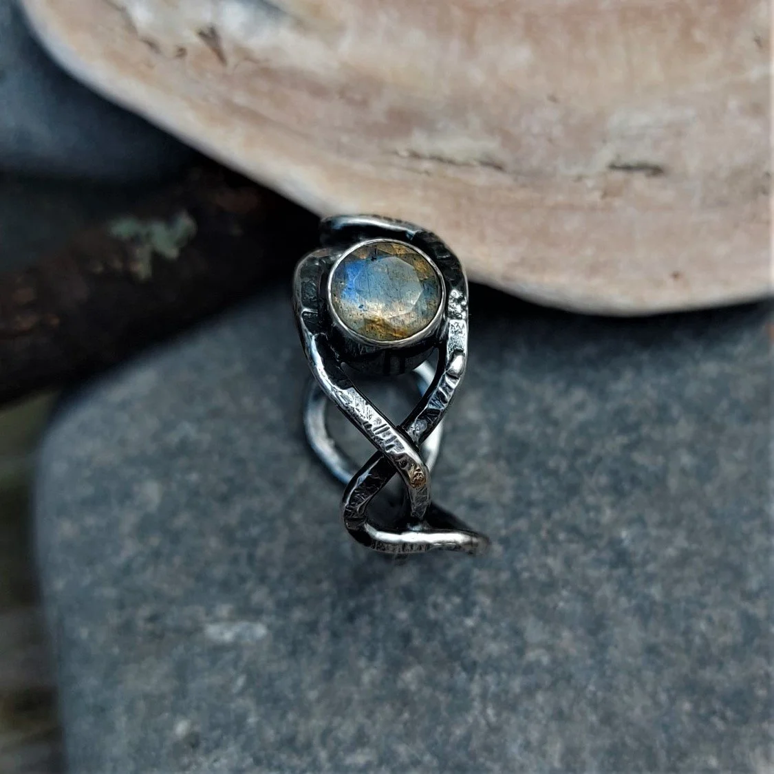 labradorite ring 11.jpg