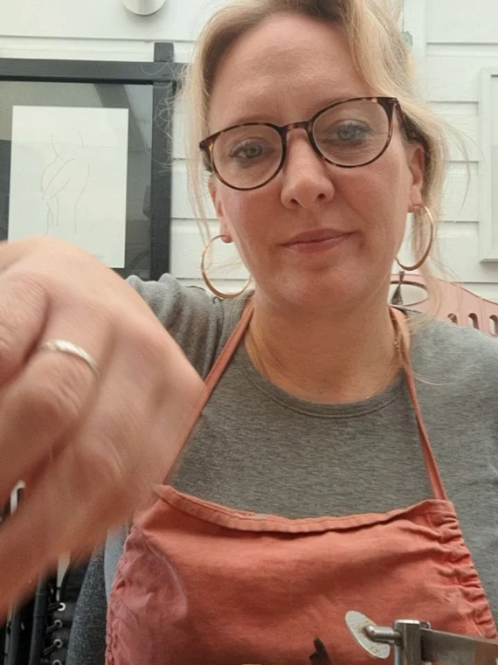 Happy Monday from a little indie jeweller in Chingford, to you! 🥰🥰🥰🥰

www.ilovedollyjewellery.co.uk 

#lifeofamaker #independentjewelry #silversmithedjewelry #silversmith #metalsmith #silverjewellery #silverrings #ringsoftheday #ringsofinstagram 