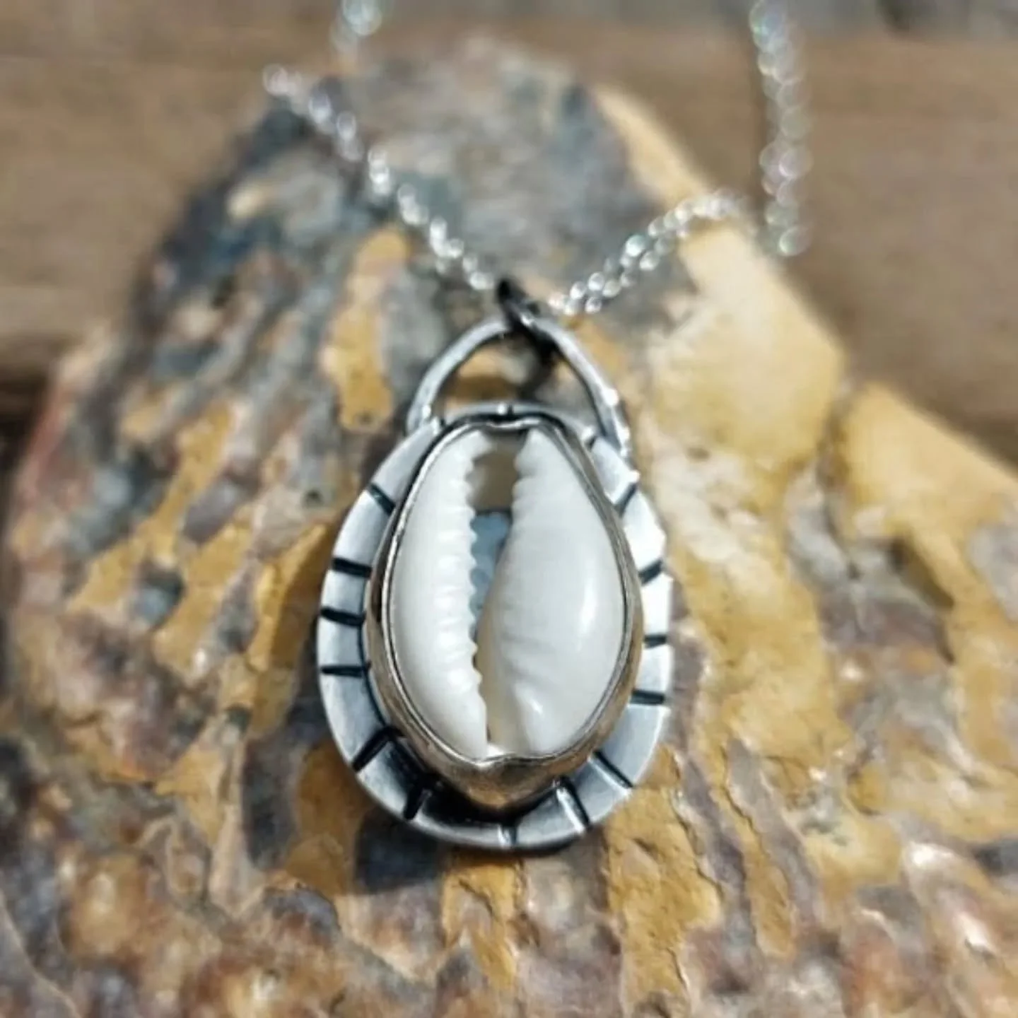I'd wanted to make jewellery using Cowrie shells for ages but it seemed kinda wrong buying them (what's your view?). 

Then a kind soul (fellow maker on IG) donated some to me that she'd been gifted. And I made this necklace ❤️ 

OH for the kindness 
