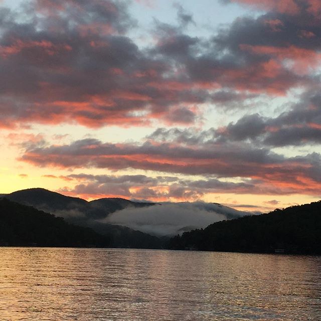 One of our favorite things to do is watch the sun set over the mountains. #burtonbeautiful #mountains #lakeburton
