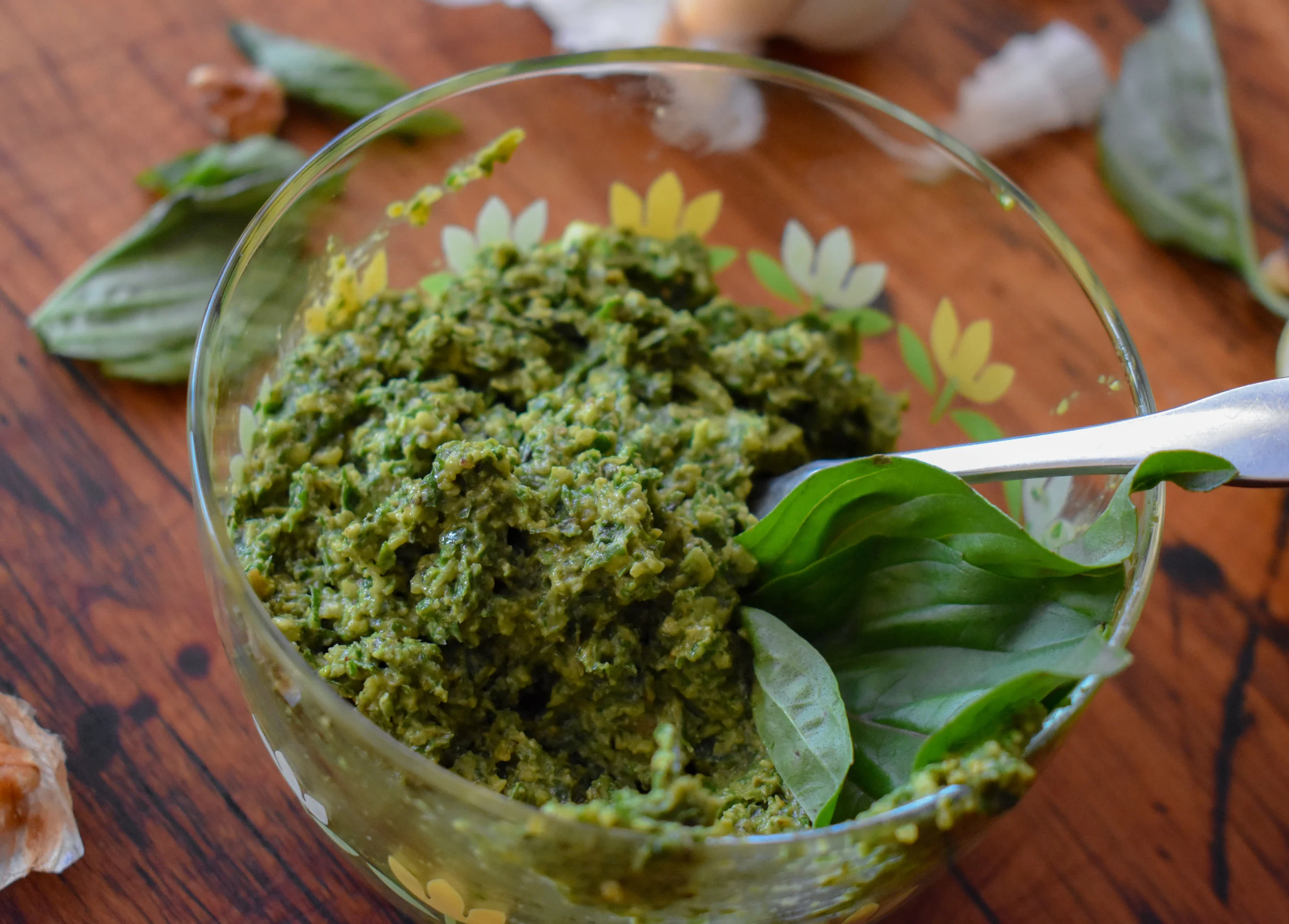 8-Ingredient Simple Vegan Basil Pesto 