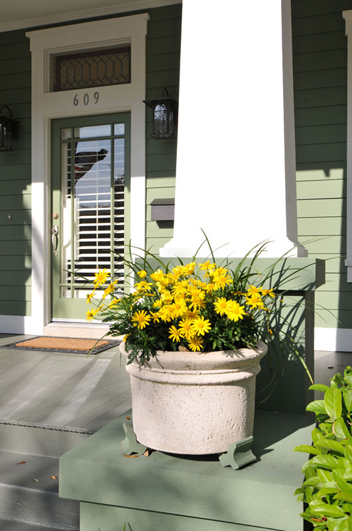 HISTORIC HOME 2: FRONT PORCH AND ENTRANCE