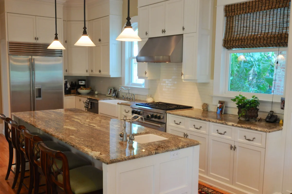 HISTORIC HOME 1: KITCHEN