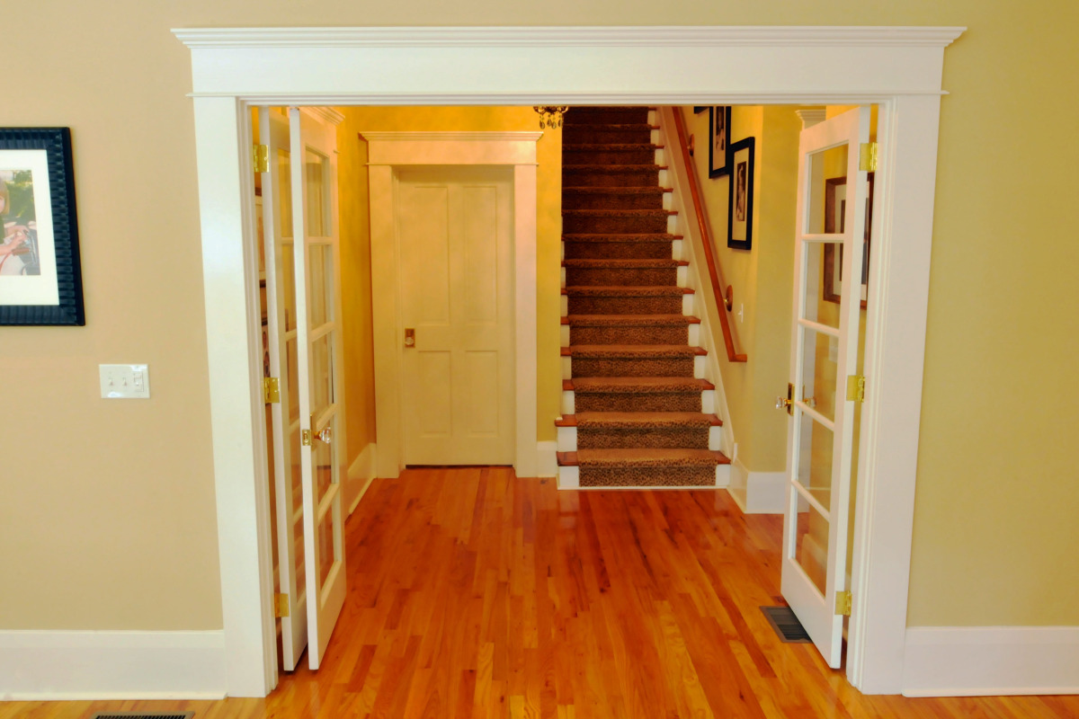 HISTORIC HOME 1: HALLWAY FOYER