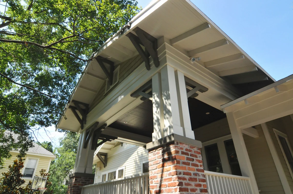 HISTORIC HOME 1: BACK PORCH