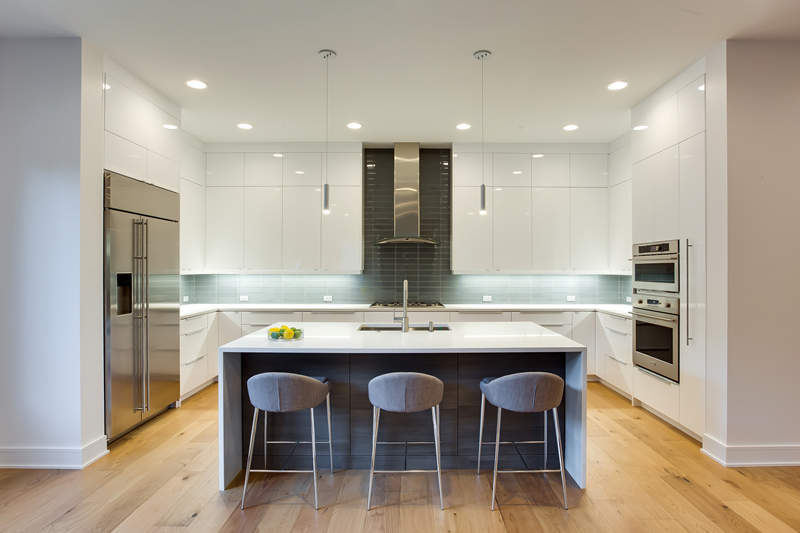 MODERN HOME ONE: Kitchen