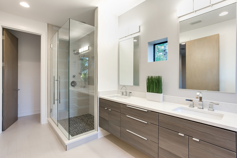 MODERN HOUSE ONE: Master Bathroom