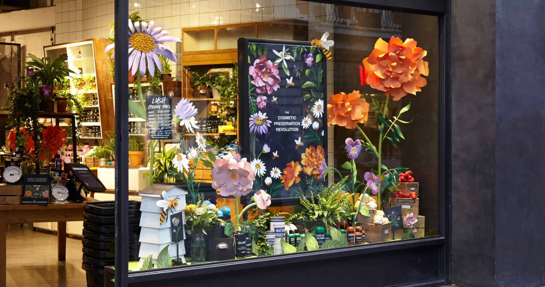 LUSH - CAMPAIGN DESIGN | PHOTOGRAPHY | ART DIRECTION | OWEN GILDERSLEEVE | EXT COMMISSION