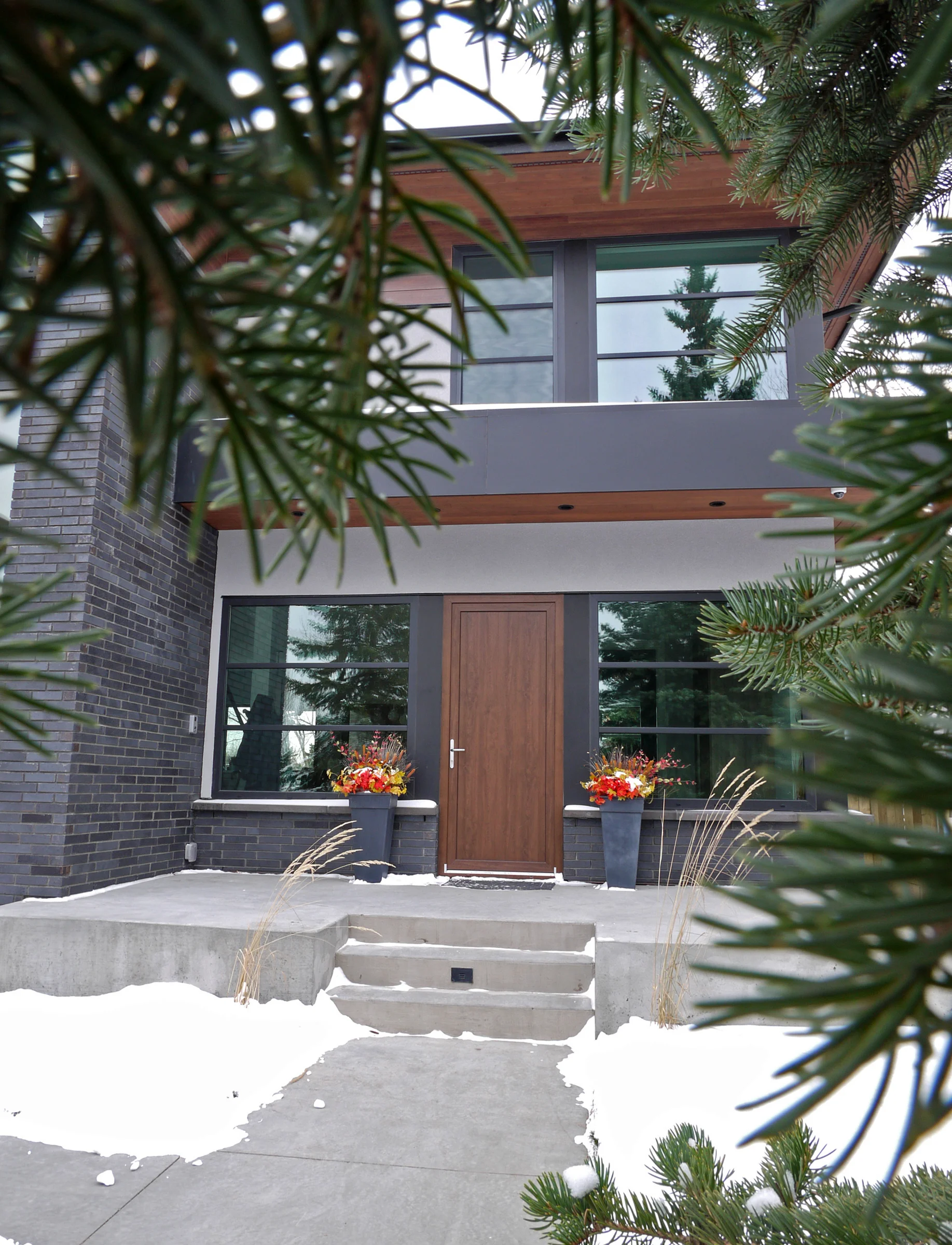 Front door Ext 1.JPG