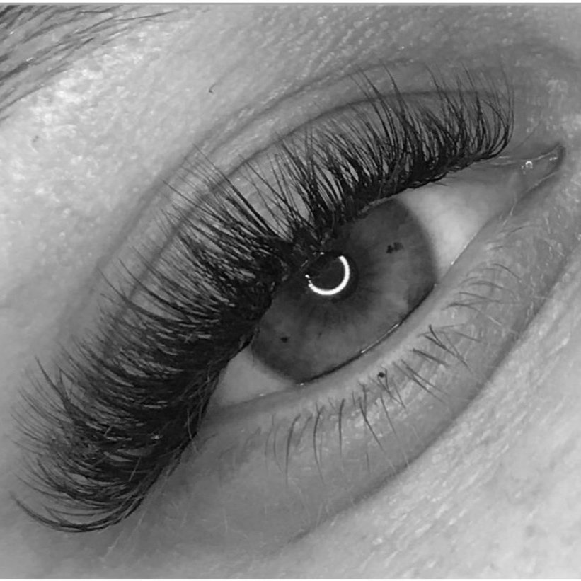 Lash Artist: Trish 