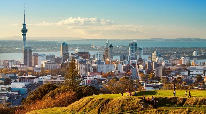 Long weekend dines for auckland anniversary