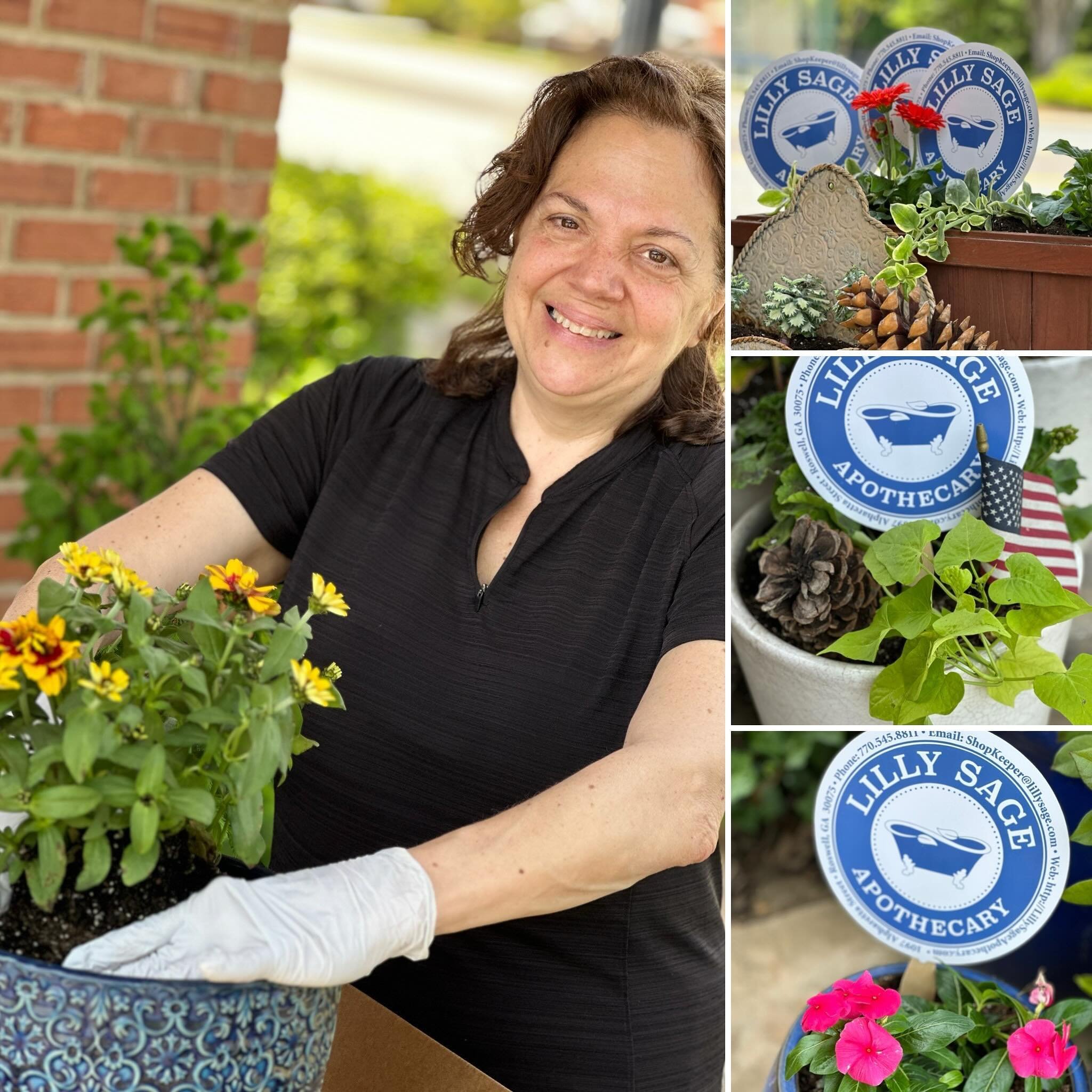 Spring flowers are popping up at Lilly Sage!  Thank you, Pike Nursery! 

#springflowers #shopsmallbusiness #roswellga #pikenurseries #roswellmoms #roswellwomensclub