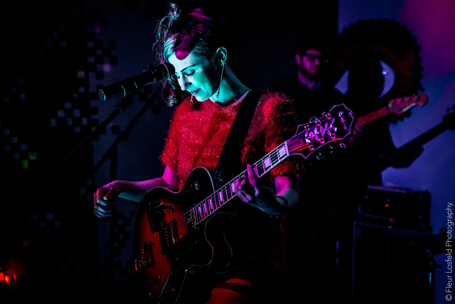 Alarke_OutToSeeGuitar_ByFleurLosfeld.jpg